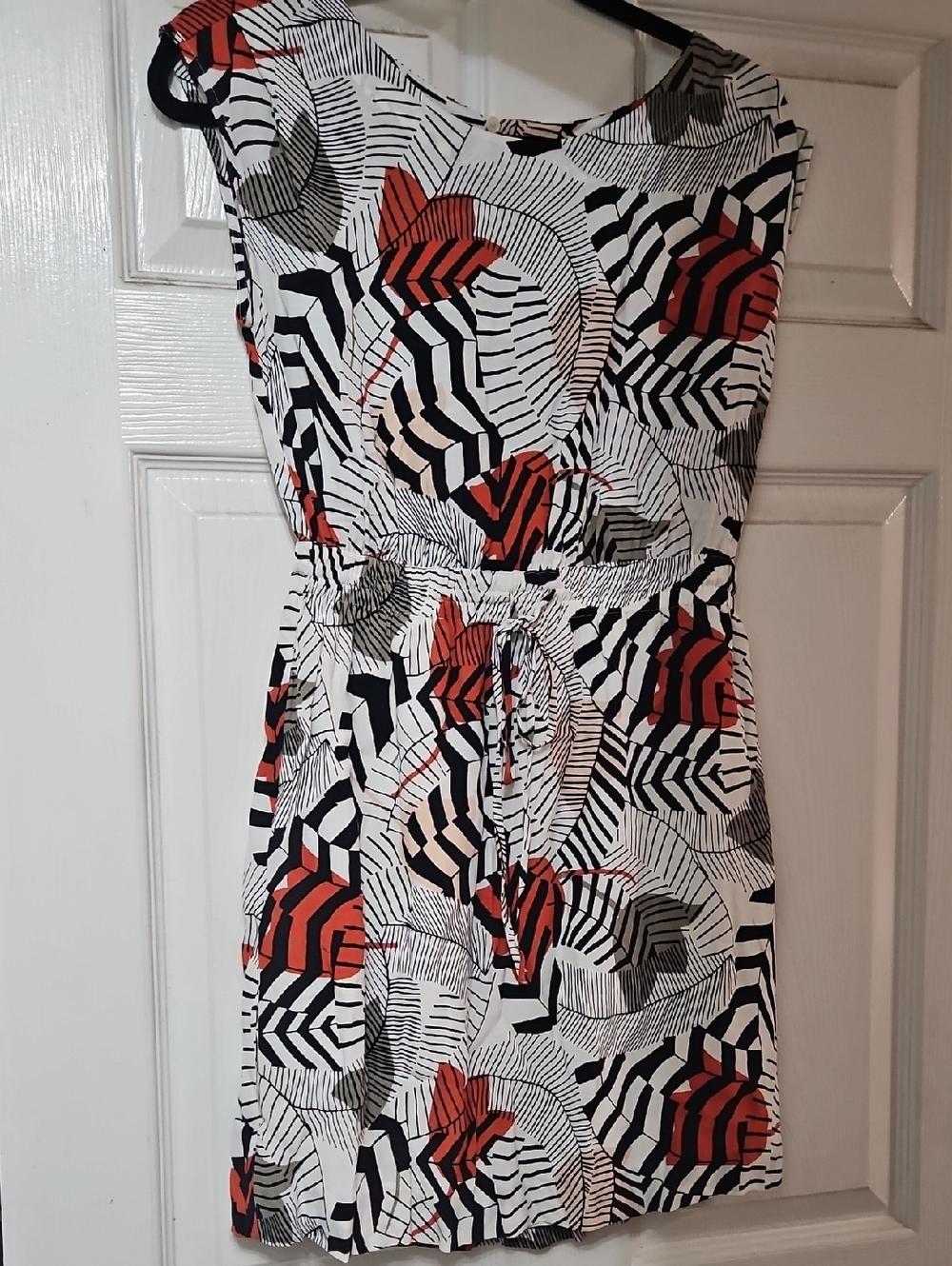 Loft Petites Sleeveless Tie-Waist Mini Dress in White, Black & Red